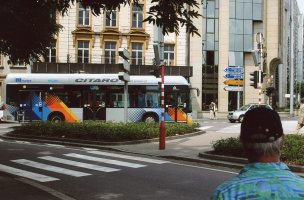 Image d'un bus hydrogène sur la Place de Bruxelles en 2004