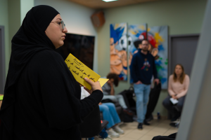 Image de jeunes en train de discuter lors du forum Lëtz Discuss