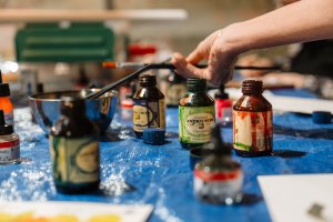 Image des participants en train de travailler sur leurs projets