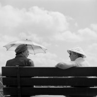 « More than a postcard. Le Luxembourg entre arrivée et départ »