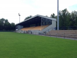 les gradins couverts du Stade Beggen