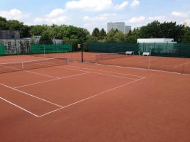 terrains de tennis en terre battue au Cents