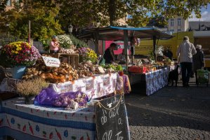 marché hebdomadaire sur la place Guillaume II