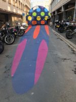 Art urbain dans la rue louvigny par l'artiste Sumo