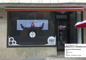 Habillage de la vitrine du local commercial rue Philippe II n°38