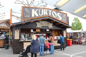 Kürtös