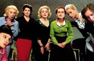 8 femmes