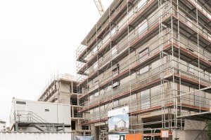 vue du chantier de l'exterieur