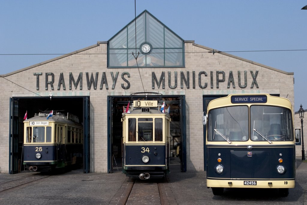 vieux tramways au musée des tramways