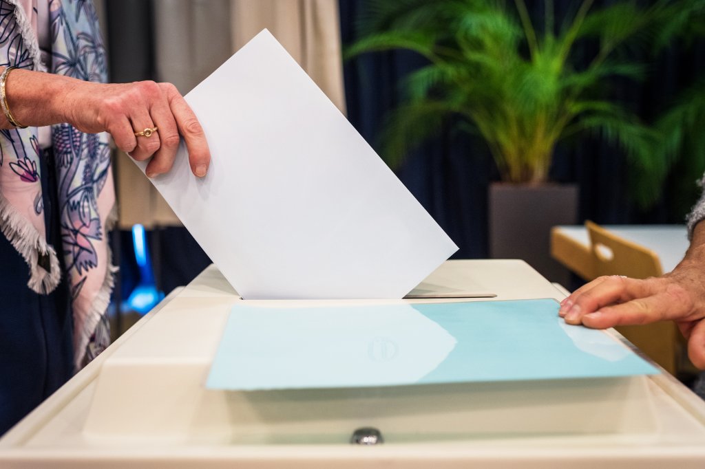 Citoyen entrain de voter