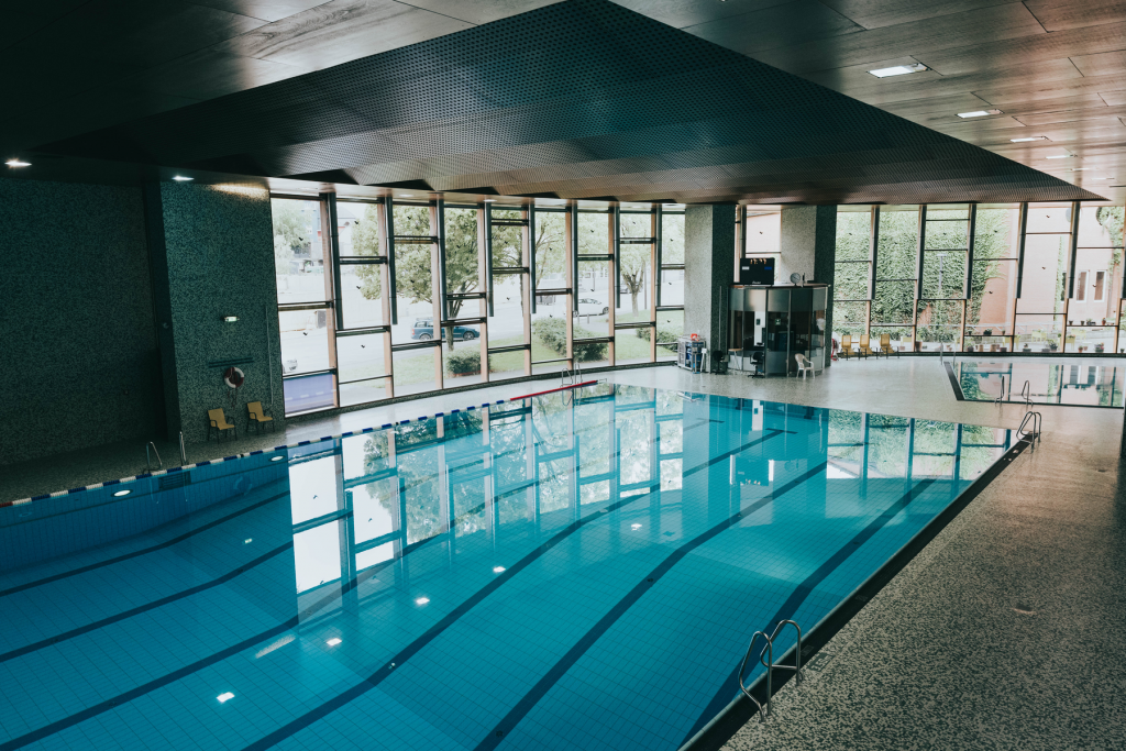 Image du bassin intérieur de la piscine de Bonnevoie