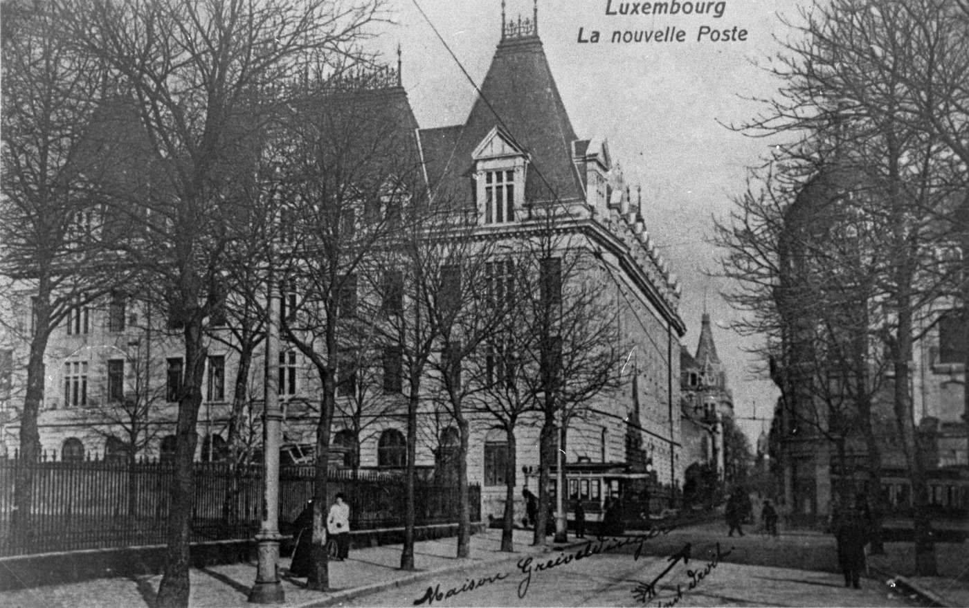 Image de 1910 montrant le nouveau bâtiment Poste au Hamilius