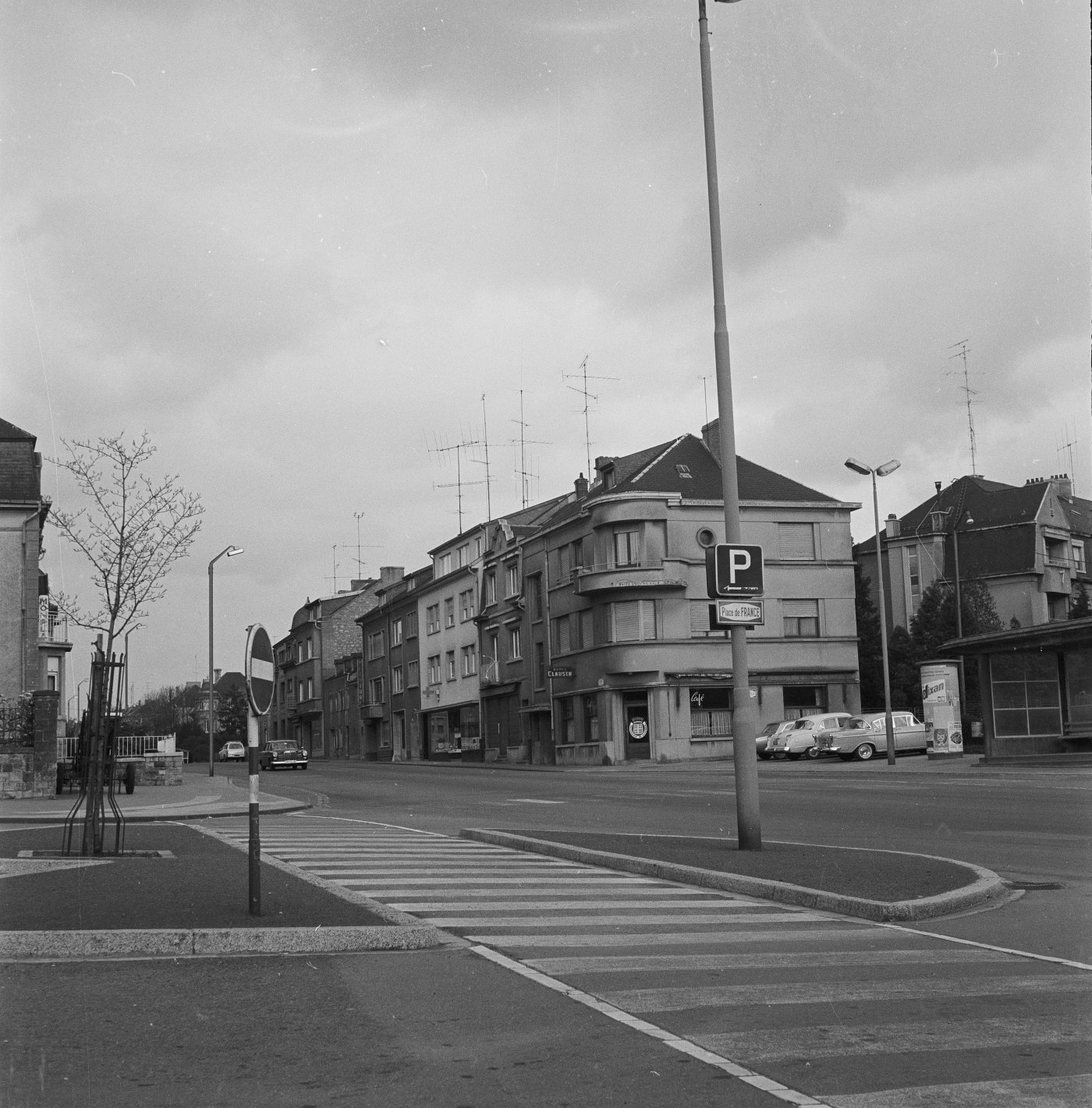 La place de France en 1964