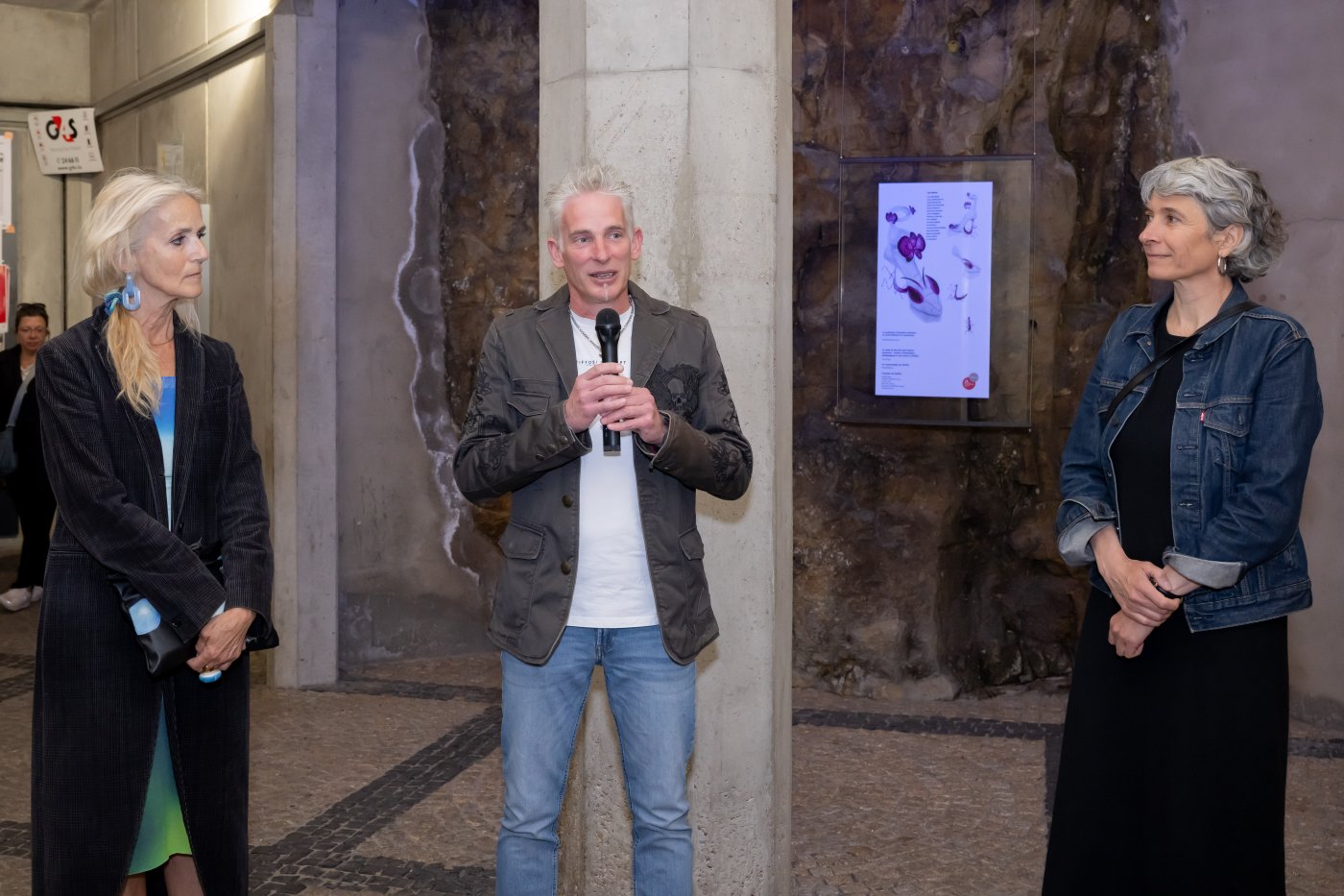 Vernissage de l’exposition « La chaussure comme sujet et objet d’art »   au « Tunnel am Gronn » 
