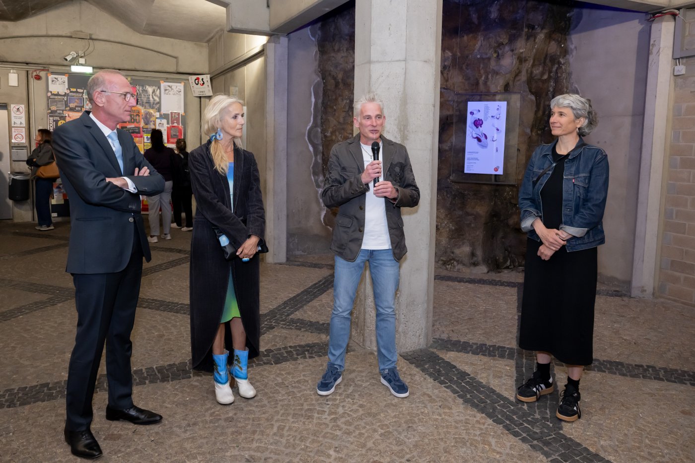 Vernissage de l’exposition « La chaussure comme sujet et objet d’art »   au « Tunnel am Gronn » 