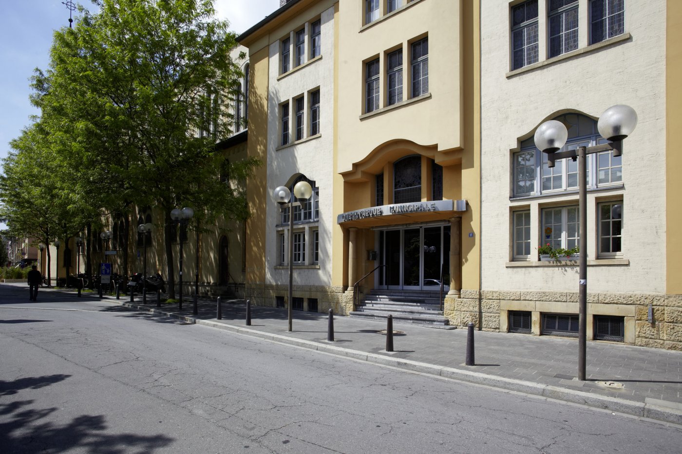 bâtiment de la Cinémathèque de la Ville, place du Théâtre