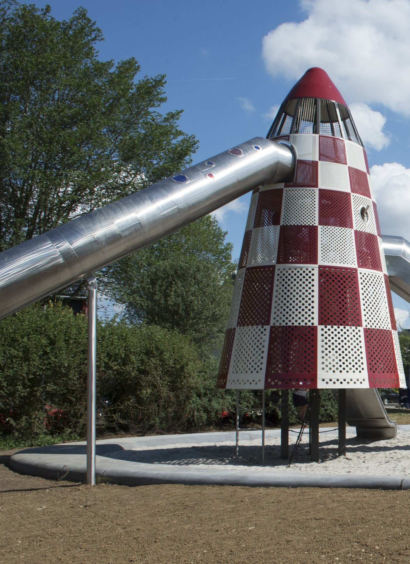 Engin sur l'aire de jeux thématique du parc Kaltreis
