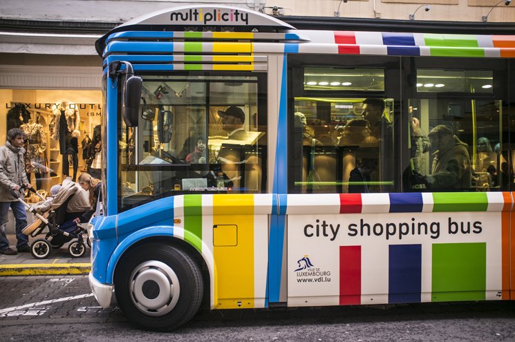 Le City Shopping Bus dans la rue des bains