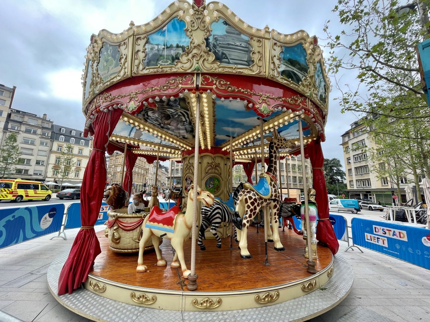 Kiermes am Duerf - Place de Paris