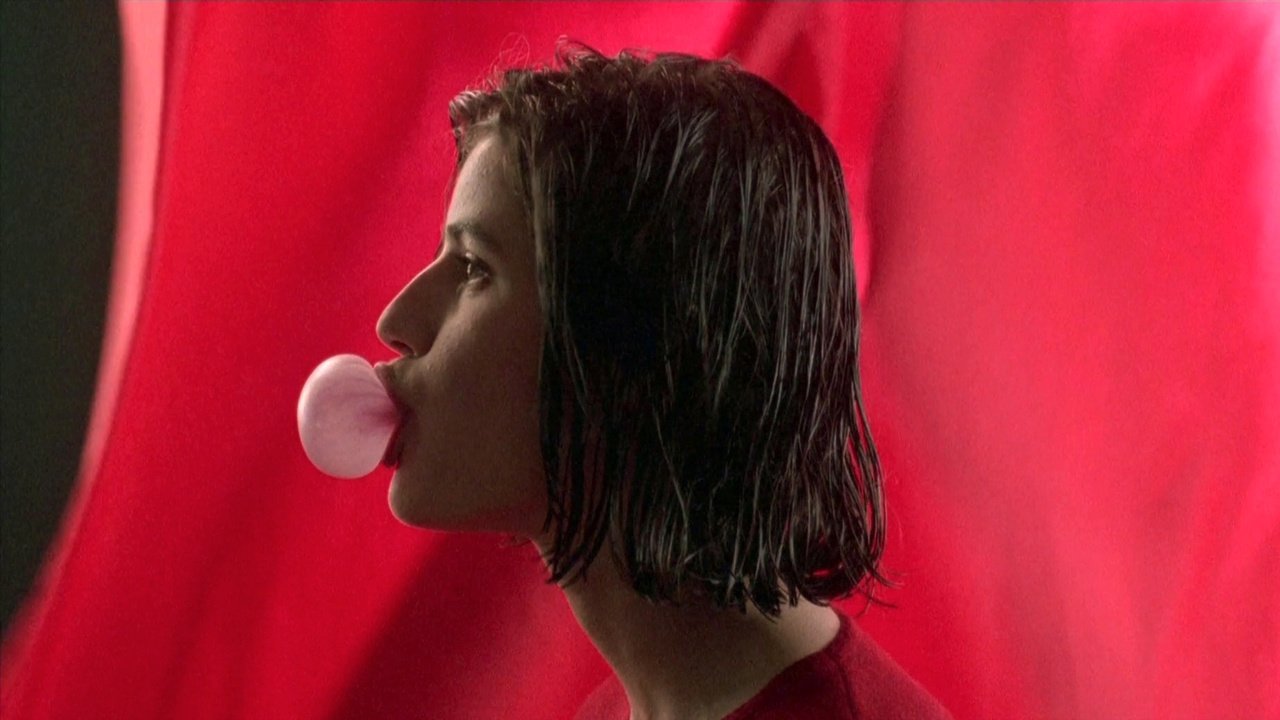 Three Colours : Red