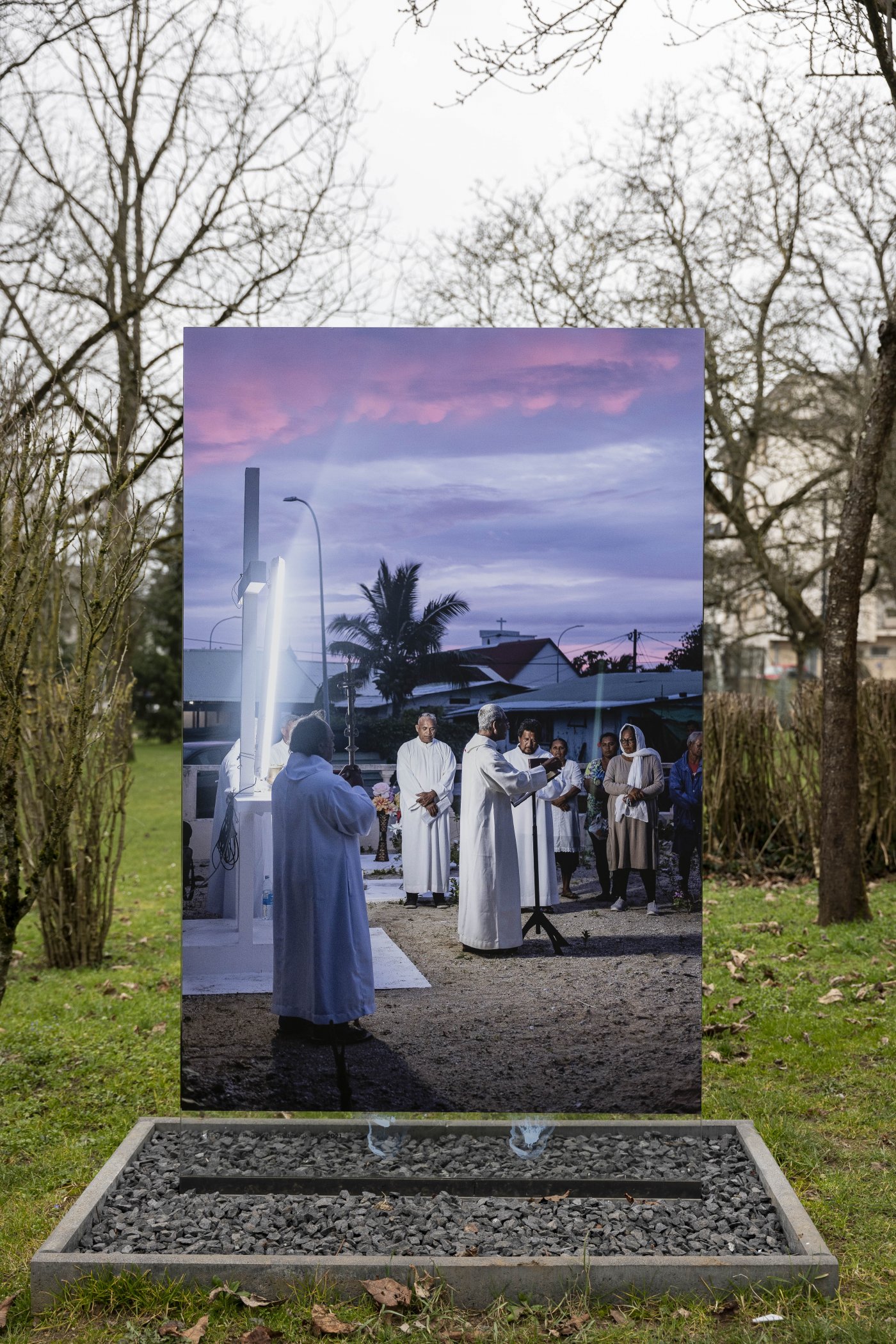 une photo en close-up de l'expo Nuclear Paradise
