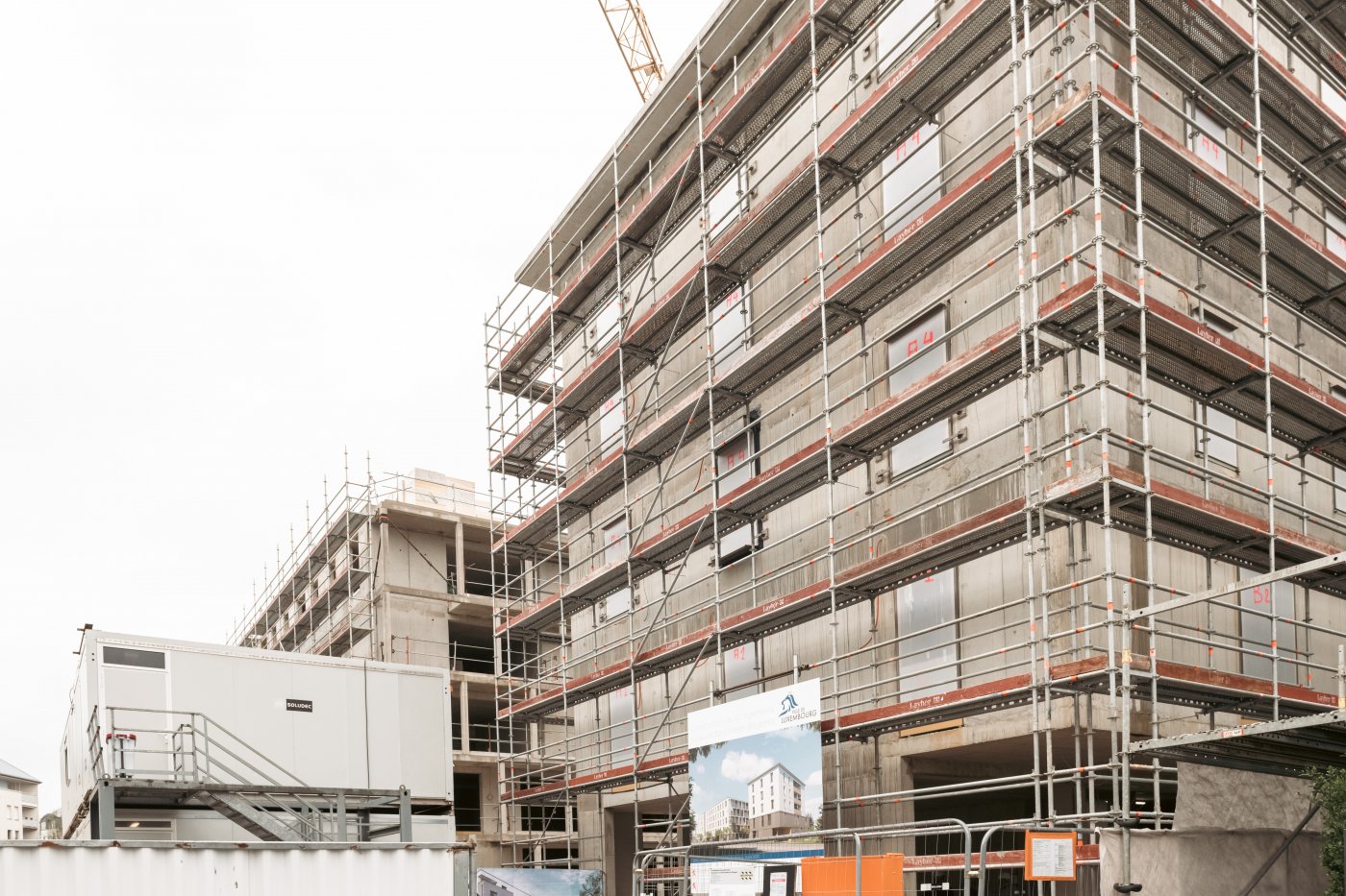 vue du chantier de l'exterieur