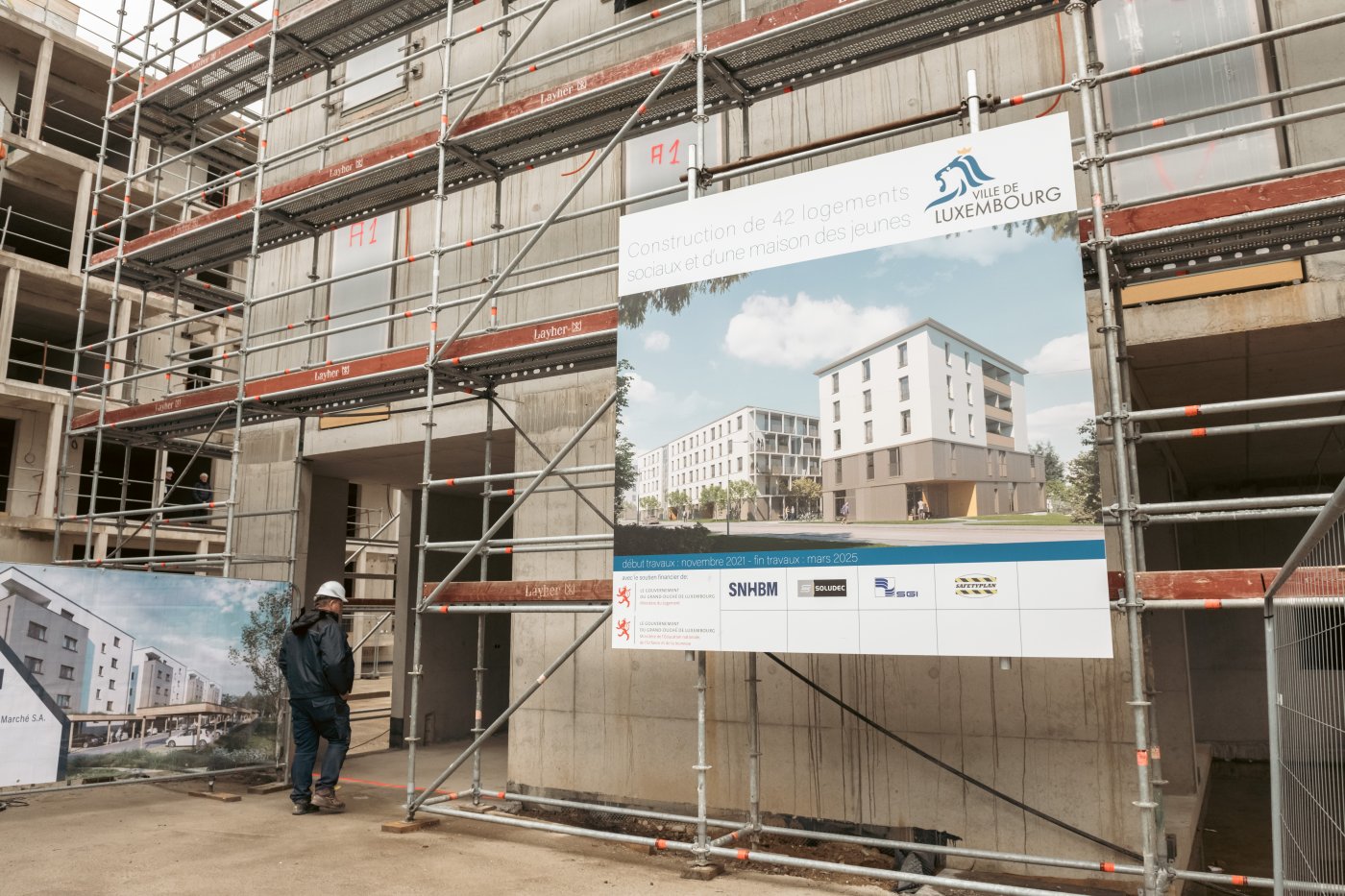 vue du chantier de l'exterieur