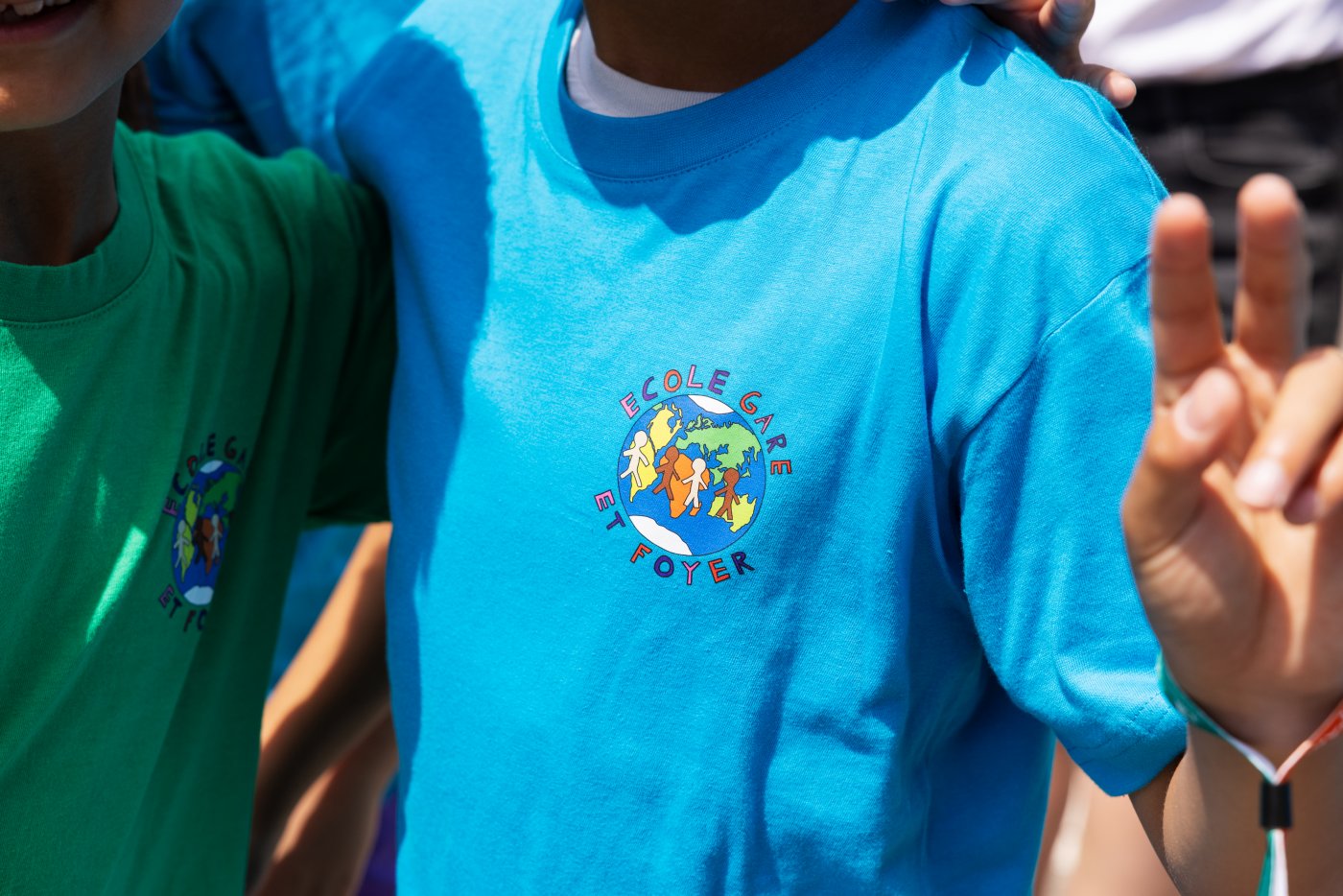 T-Shirt avec un logo école Gare imprimé dessus