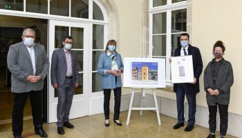 Remise du timbre pour marquer les 25 ans du Lëtzebuerg City Museum