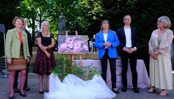 peronnes responsable lors de l'inauguration
