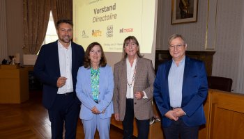 Photo avec les membres de la politique