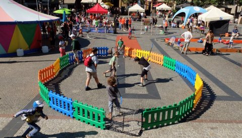 Kids playing at the Kanner in the City Event