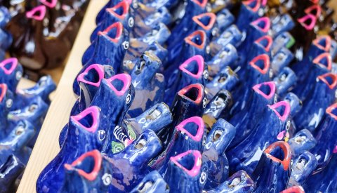 sifflets d'oiseaux en terre cuite, marché de l'Éimaischen