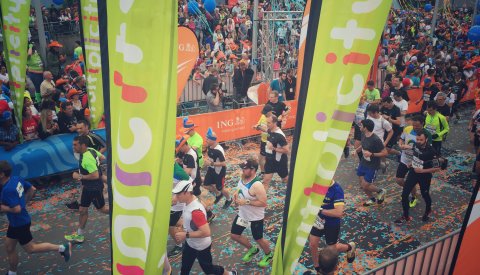 coureurs lors du départ du ING Night Marathon