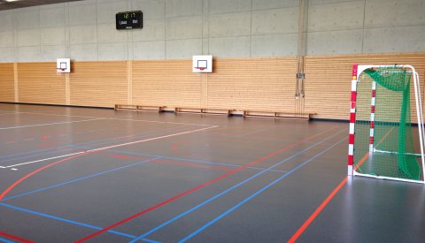 terrain du hall omnisports Kiem