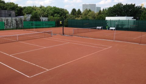 terrains de tennis en terre battue au Cents