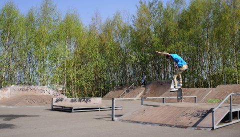 skate sur l'aire de jeux Mühlenweg