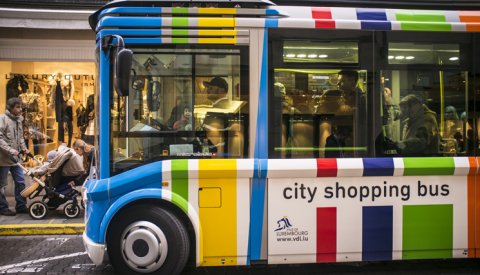 Le City Shopping Bus dans la rue des bains