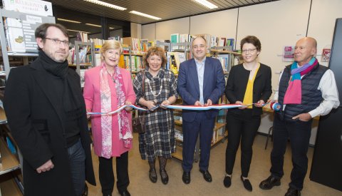 Illustration de l'inauguration de la bibliothèque du personnel enseignant et éducatif
