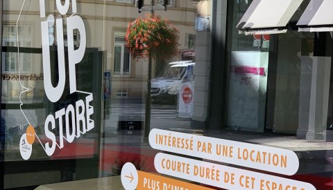 Boutique éphémère/pop-up au numéro 40 de la rue Philippe II en Ville_vue d'extérieur