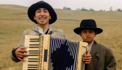 Qui chante là-bas?