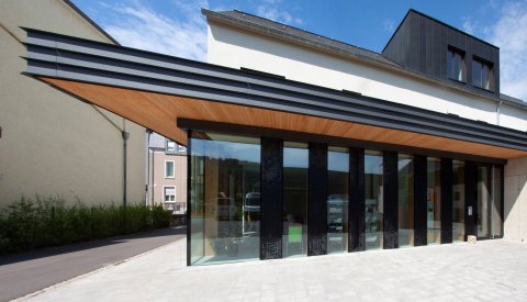 Nouvelle façade arrière avec entrée principale