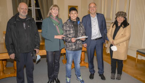 Photo de groupe dans le cadre du concours de dessin « World Heritage - A Youthful Vision »