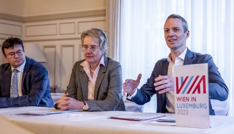 Serge Wilmes avec les organisateurs de Wien in Luxembourg