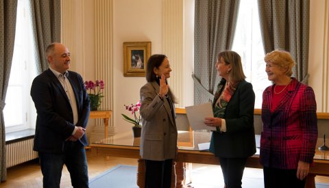 Personnes en charge lors de l'assermentation de Madame Françoise Deutsch