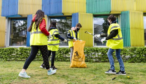 des jeunes pendant 'botz aktioun'