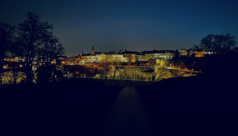 Vue de la Ville pendant la nuit