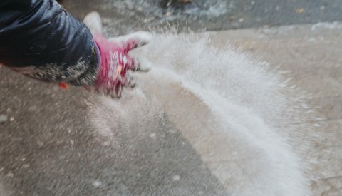 Déblayage d'un trottoir