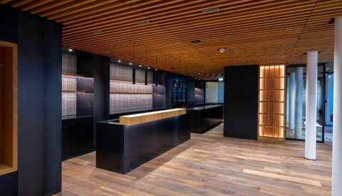Vue intérieure (Bar et salle à manger)