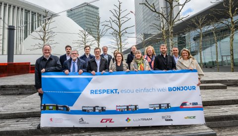 responsables des transports publics se sont réunis sur la Place de l’Europe 